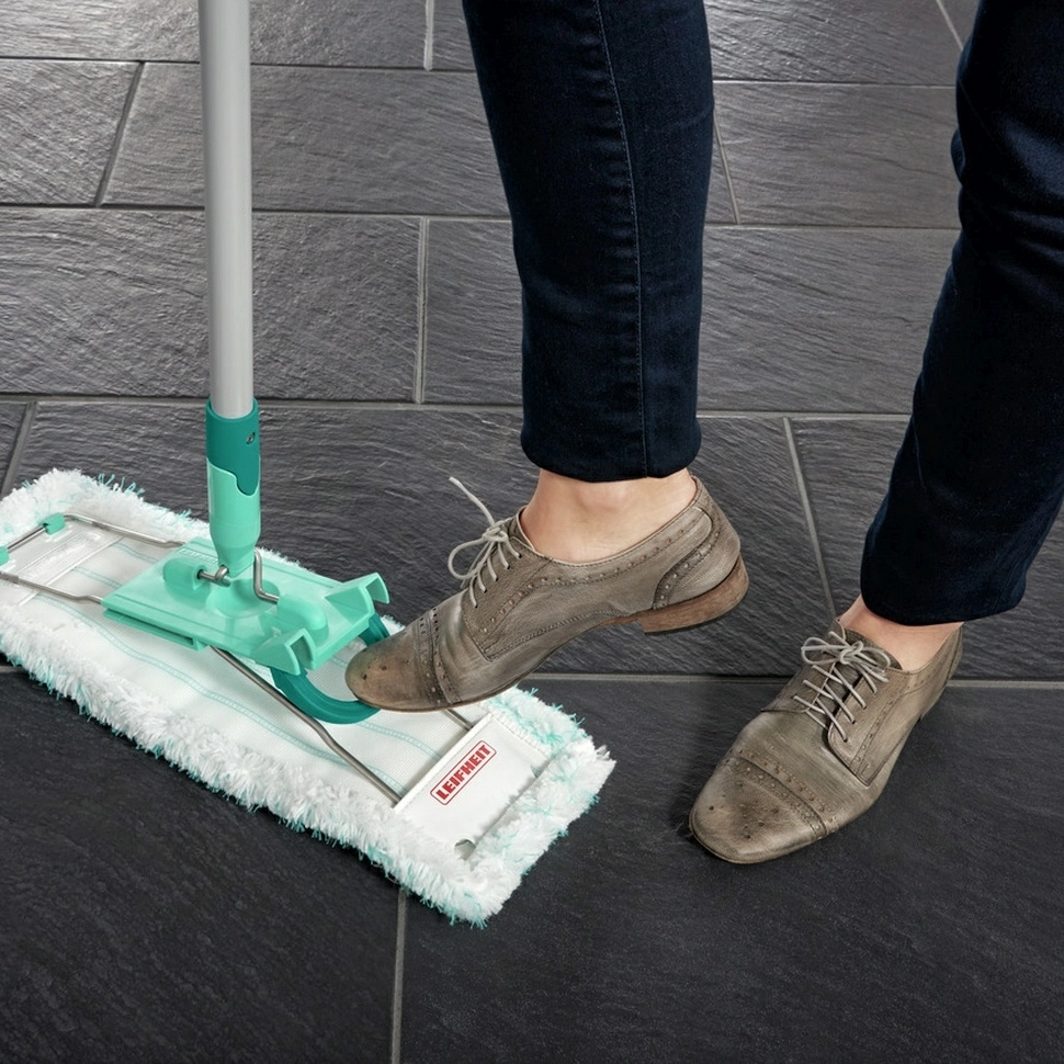 Швабра хозяйственная со стальной ручкой Leifheit Hausrein micro duo фото 4